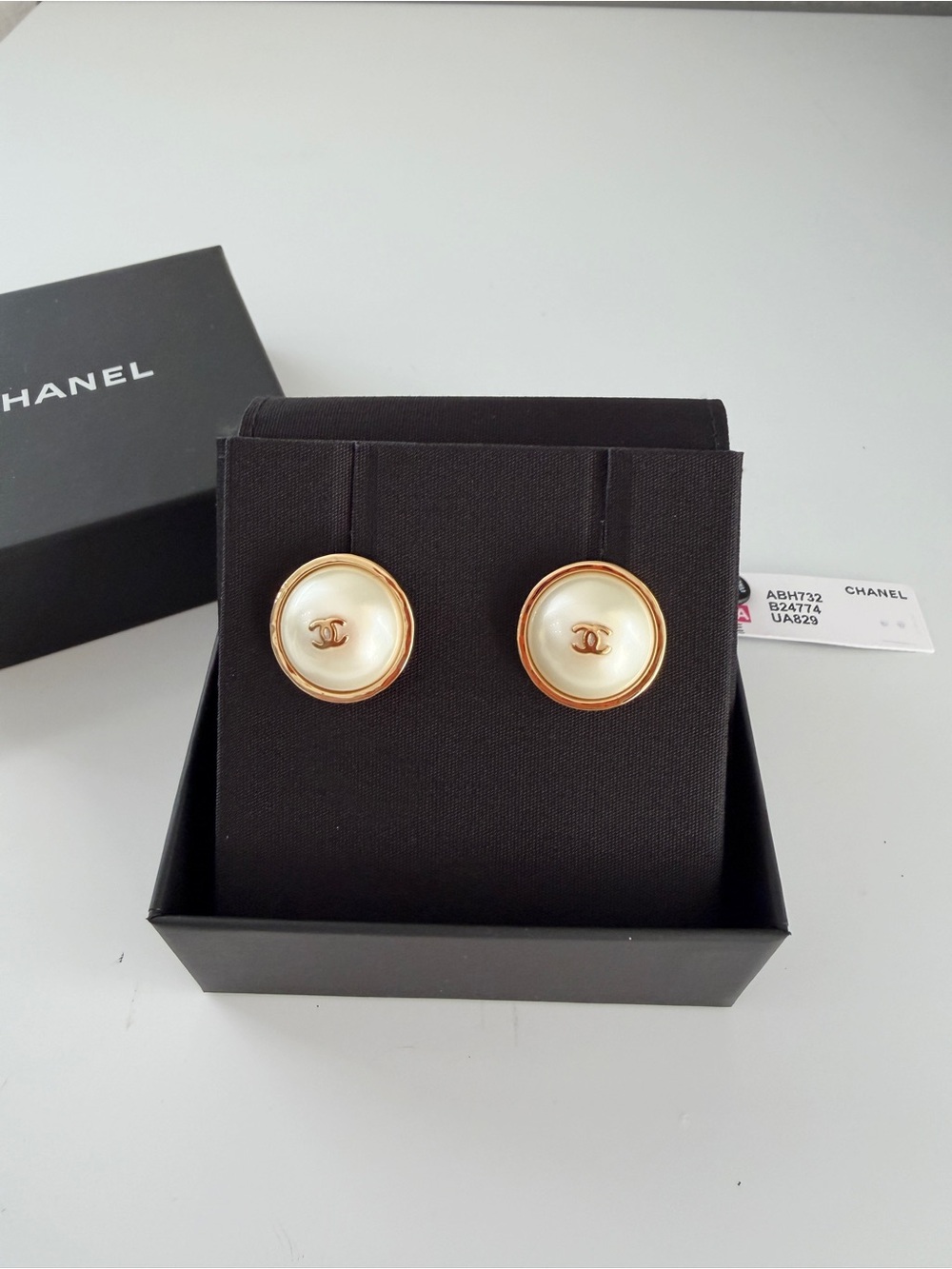 CHANEL LARGE CC PEARL STUD EARRINGS